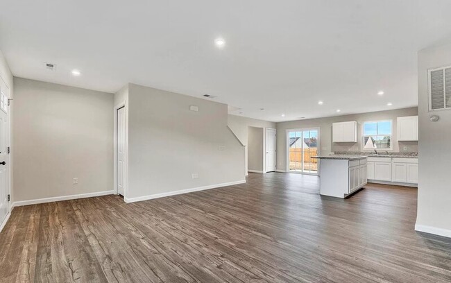 Building Photo - 8 Torrington Dr