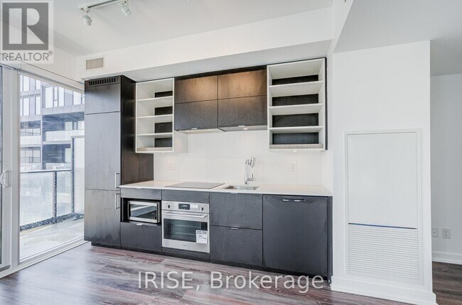 Building Photo - 20 Edward St