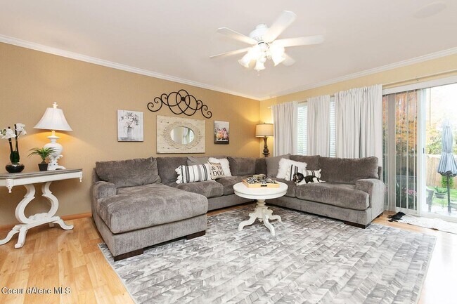 Foto del edificio - Spacious 5-Bedroom Coeur d'Alene Place Home with Theater Room