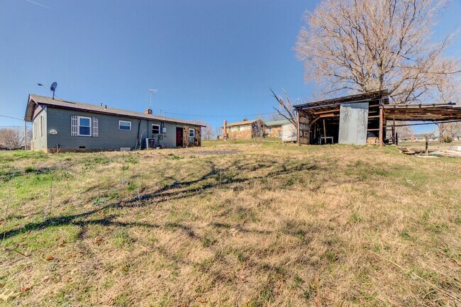 Foto del edificio - 3 Bed | 1 Bath in Coweta!