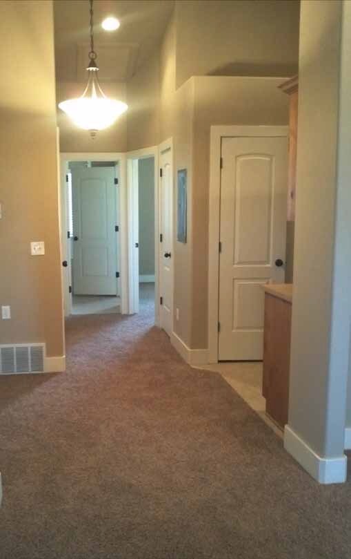Foto del edificio - 233 Crescent View Ln