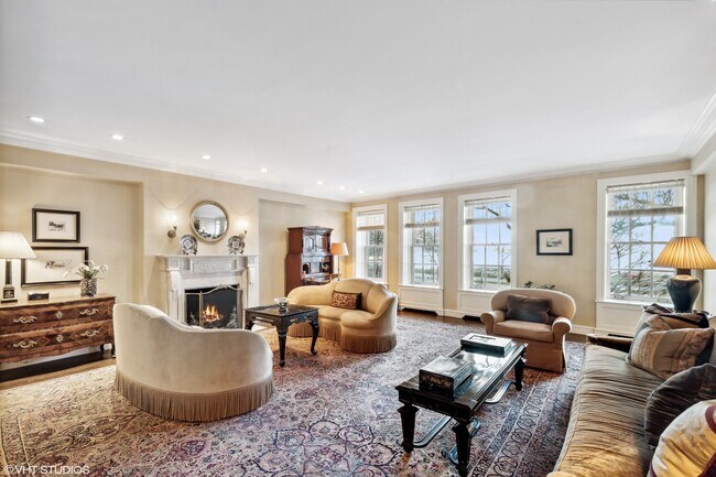 Foto del edificio - 219 E Lake Shore Dr