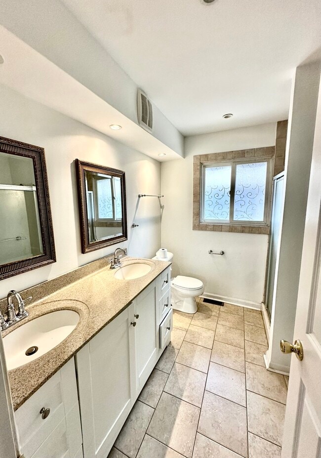 Building Photo - 1302 Clayton Marsh Dr