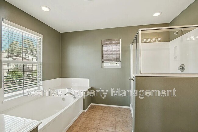 Foto del edificio - 2947 N Evergreen St