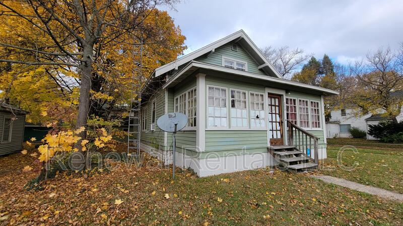 Primary Photo - 201 Searles Ave