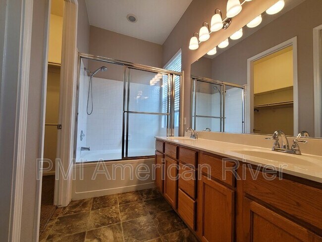 Foto del edificio - 1105 Brookline Cir