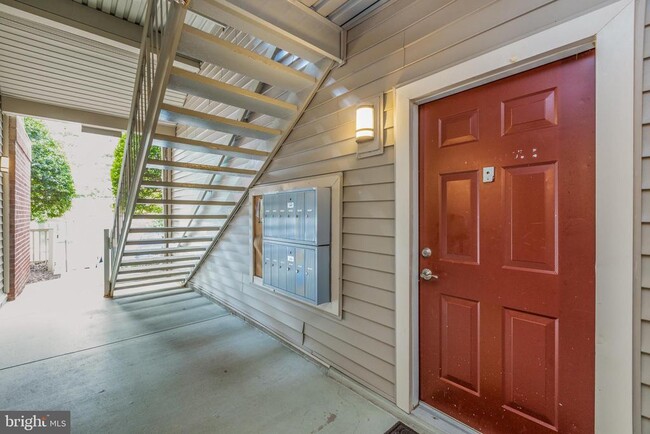 Building Photo - 1727 Ascot Way