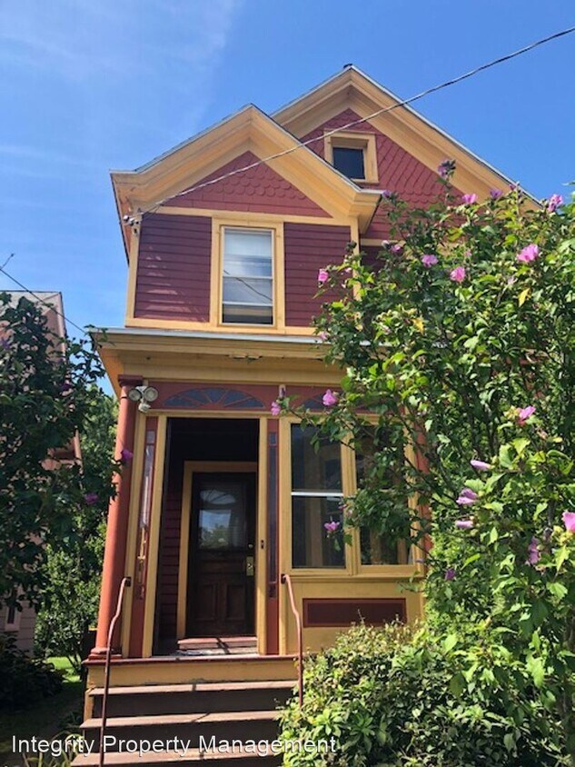Primary Photo - 3 br, 1.5 bath House - 81 Pine Street