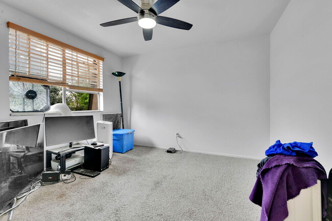 Photo - 6824 S Willow St House