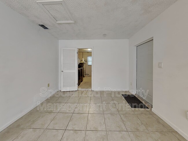 Foto del edificio - 7311 Lake Marsha Dr