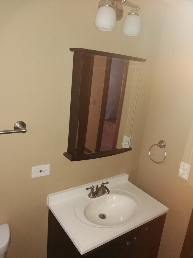 Foto del edificio - 5726 W Lawrence Ave