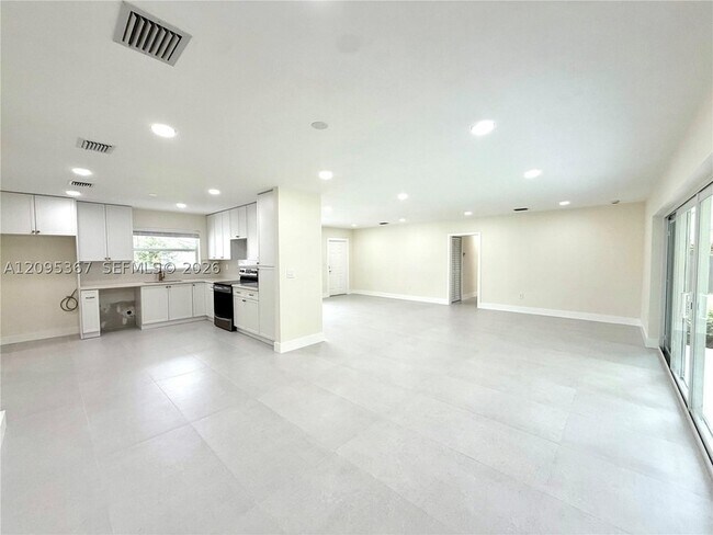 Foto del edificio - 8820 SW 85th St