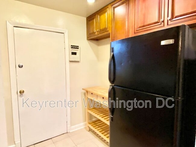 Building Photo - 4615 Central Ave NE