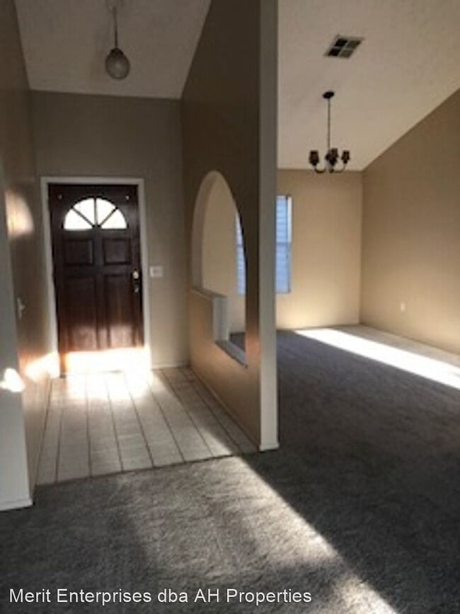 Building Photo - 3 br, 2 bath House - 526 N QUARTZ ST
