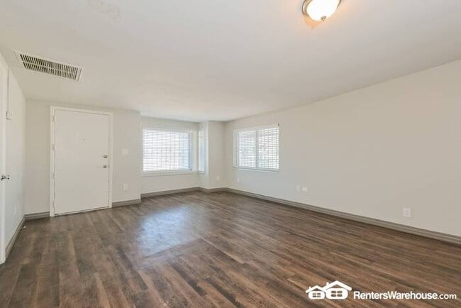 Building Photo - Recently updated 3 Bed, 2 Bath home in Tucson