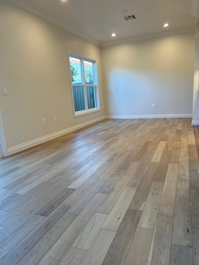 Building Photo - 203 S Meridith Ave