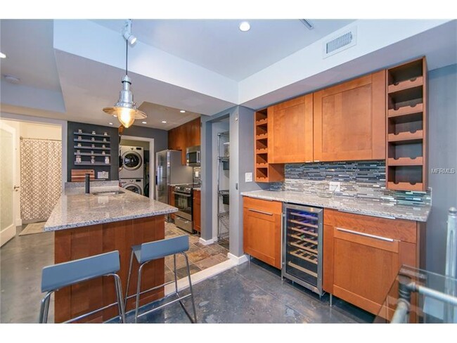 Building Photo - First Floor  2/2 CONDO NEAR DISNEY AND CEL...