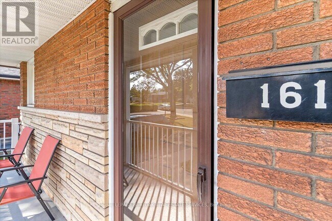 Building Photo - 161 Hoover Crescent