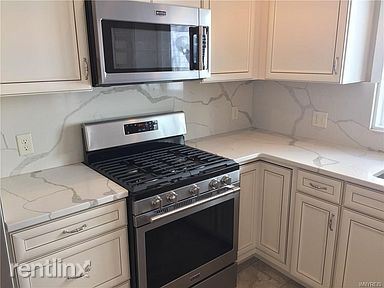 Foto del edificio - 4 br, 2 bath House - 182 Glen Ave