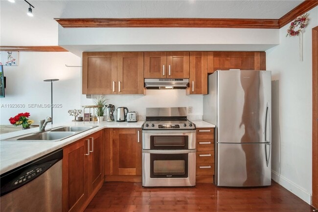 Foto del edificio - 9499 Collins Ave