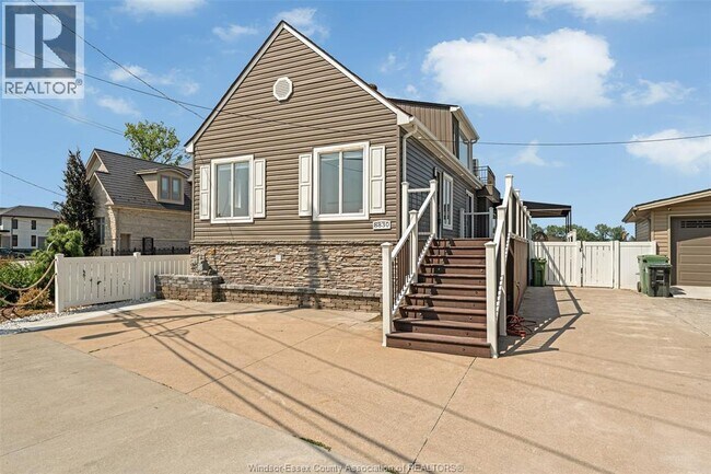 Building Photo - 8830 Riverside Dr E