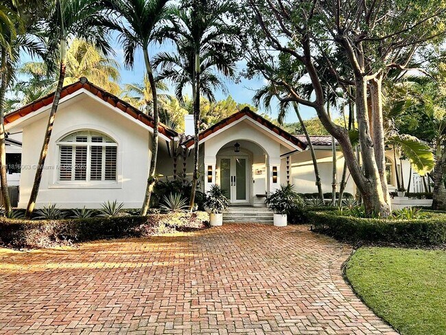 Foto del edificio - 375 Harbor Ct