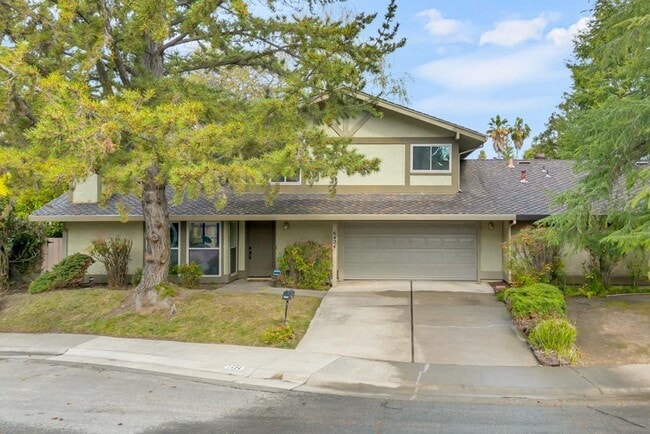 Building Photo - Beautiful 3 Bedroom 2.5 Bathroom Home in H...
