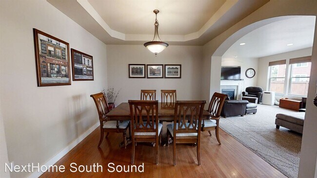 Foto del edificio - 5 br, 2.5 bath House - 7755 McKinley Loop NE