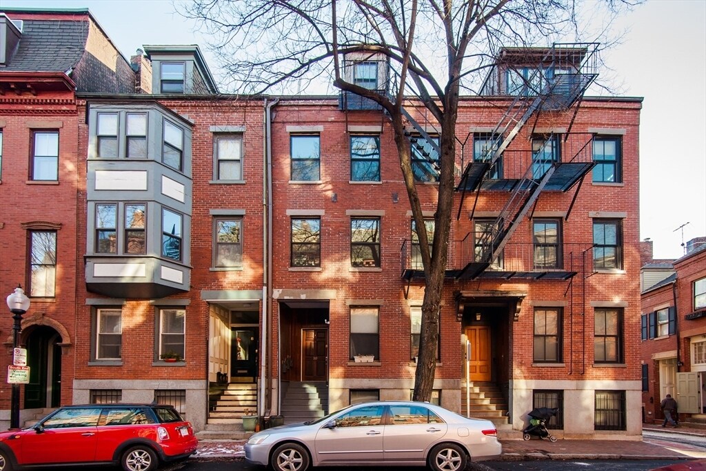 Primary Photo - 10 Dwight St
