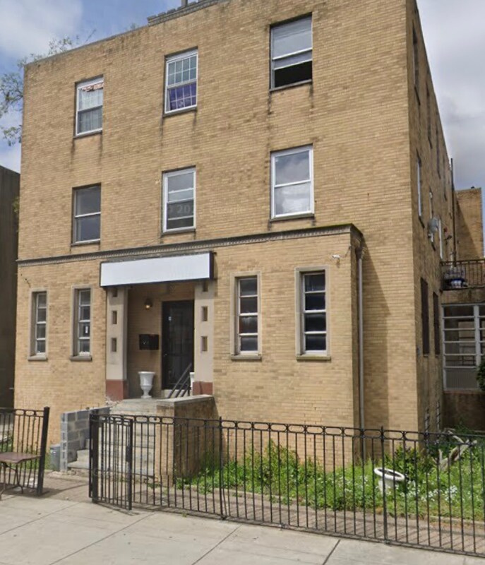 Foto principal - 3036-40 N 22nd St