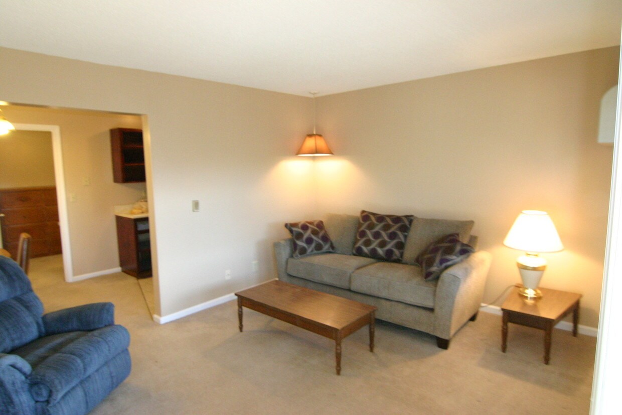 Primary Photo - 3013 Woodland Ave