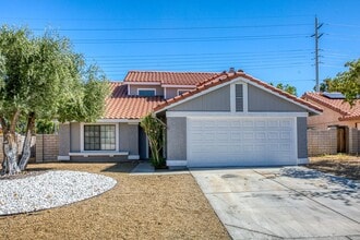 Building Photo - 2358 Belvedere Dr