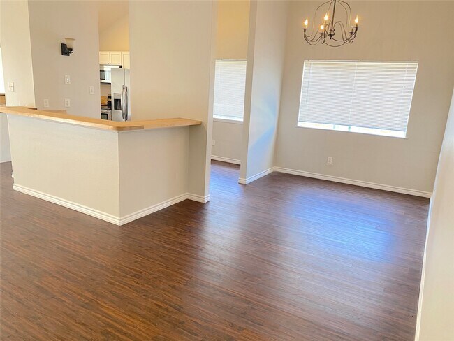 Foto del edificio - 2414 Woven Wood Ln