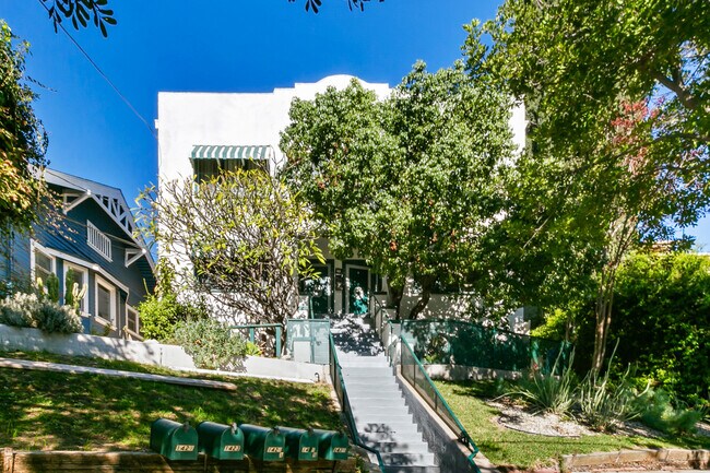 Foto del edificio - 1423 Ridge Way
