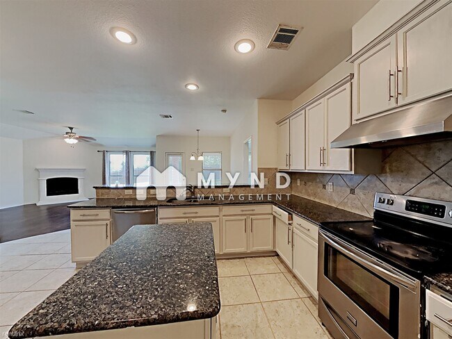 Building Photo - 3 br, 2 bath House - 5591 Coventry Dr