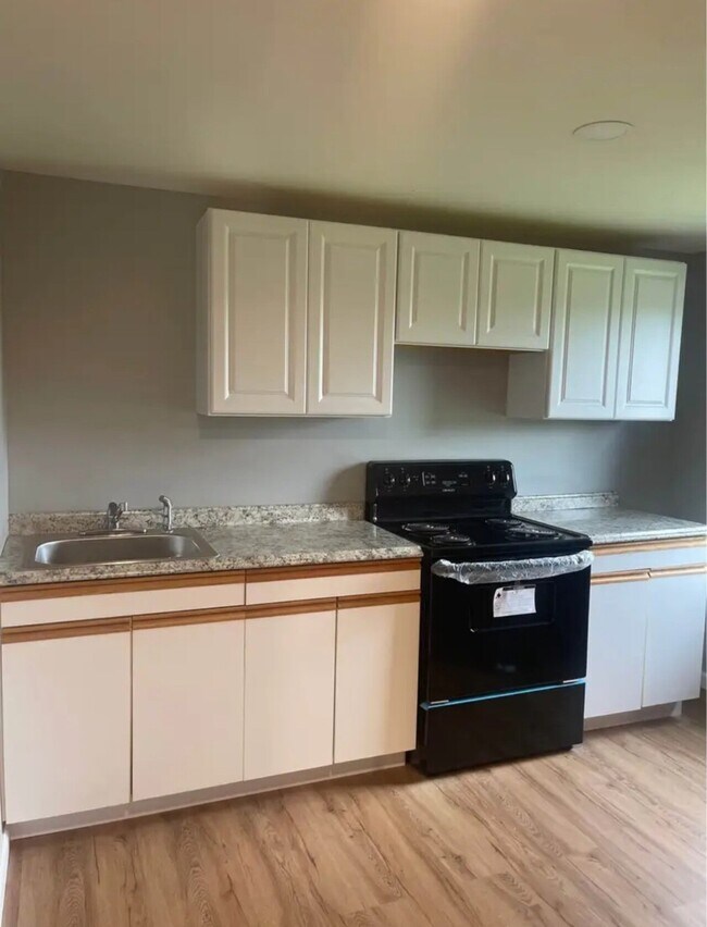 Building Photo - EZ INDUSTRIES, LLC