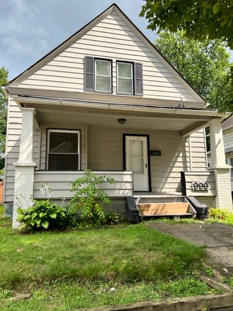 Foto principal - 999 Collinwood Ave