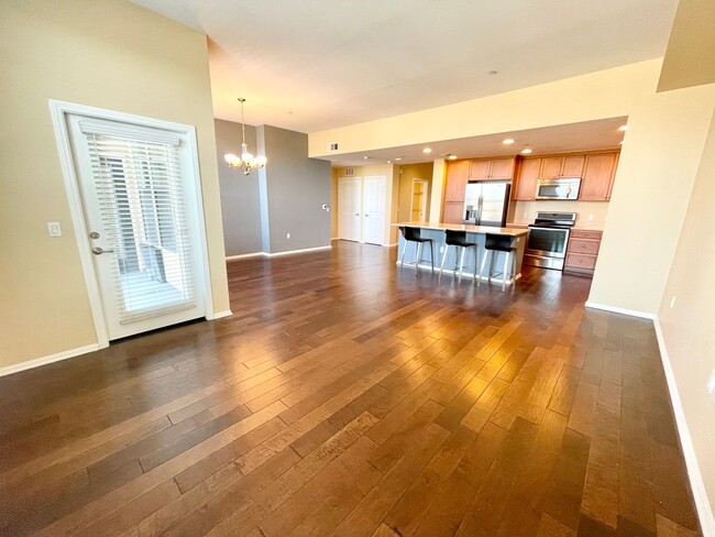 Building Photo - ** 2 Bed 2 bath Mountain view apartment in...