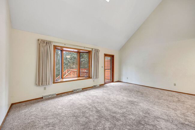 Building Photo - 13457 Velp Ave