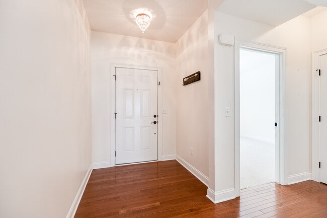 Foto del edificio - 208 Pointe Oakwood Way