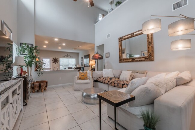 Building Photo - 1124 La Conterra Blvd