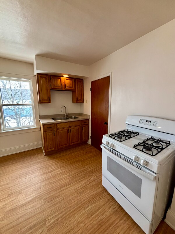 Foto del edificio - 91 Laverack Ave