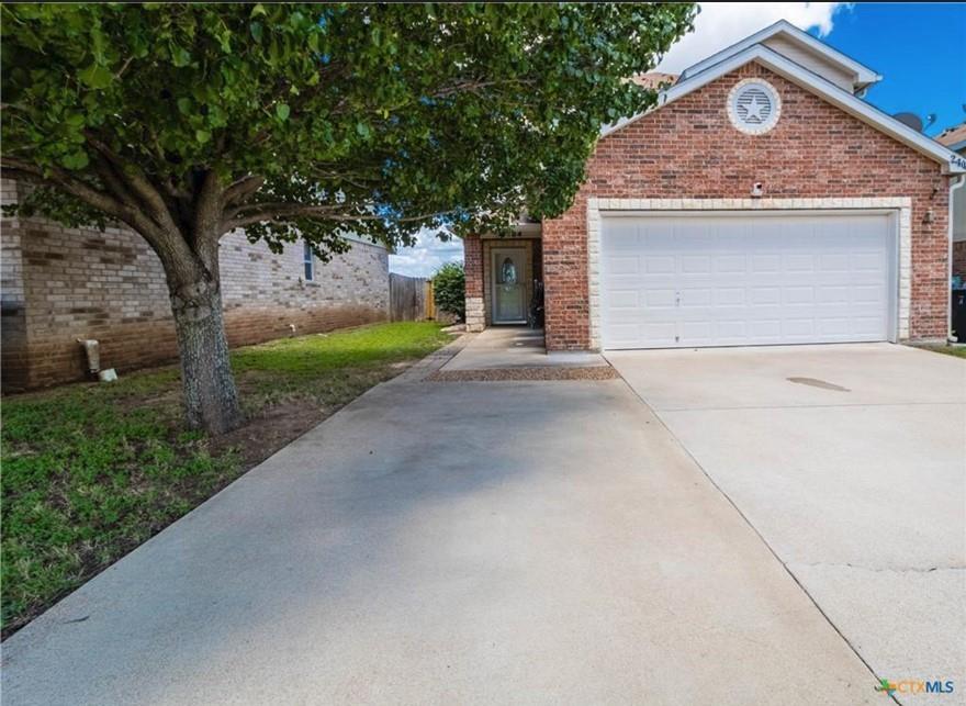 Foto principal - 2404 Waterfall Dr