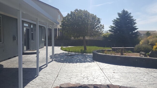 Foto del edificio - Amazing 4 Bedroom Home in Northwest Reno!