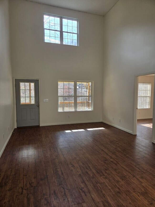 Building Photo - $2,350 - 4 Bedroom 2.5 Bathroom Unfurnished Home Near WCU