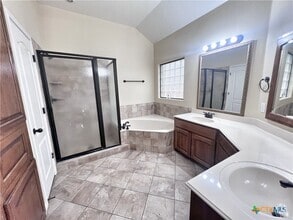 Building Photo - 2213 Garden Gate Cir