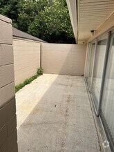 Building Photo - 2241 W Pensacola St