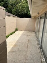 Building Photo - 2241 W Pensacola St
