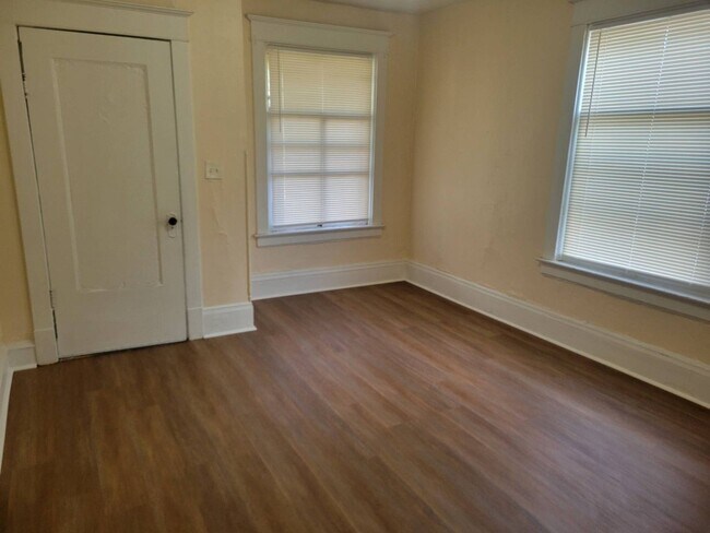 Foto del edificio - 3233N20thJ