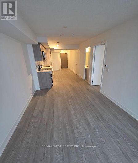 Photo du bâtiment - 1010 Sandy Beach Rd